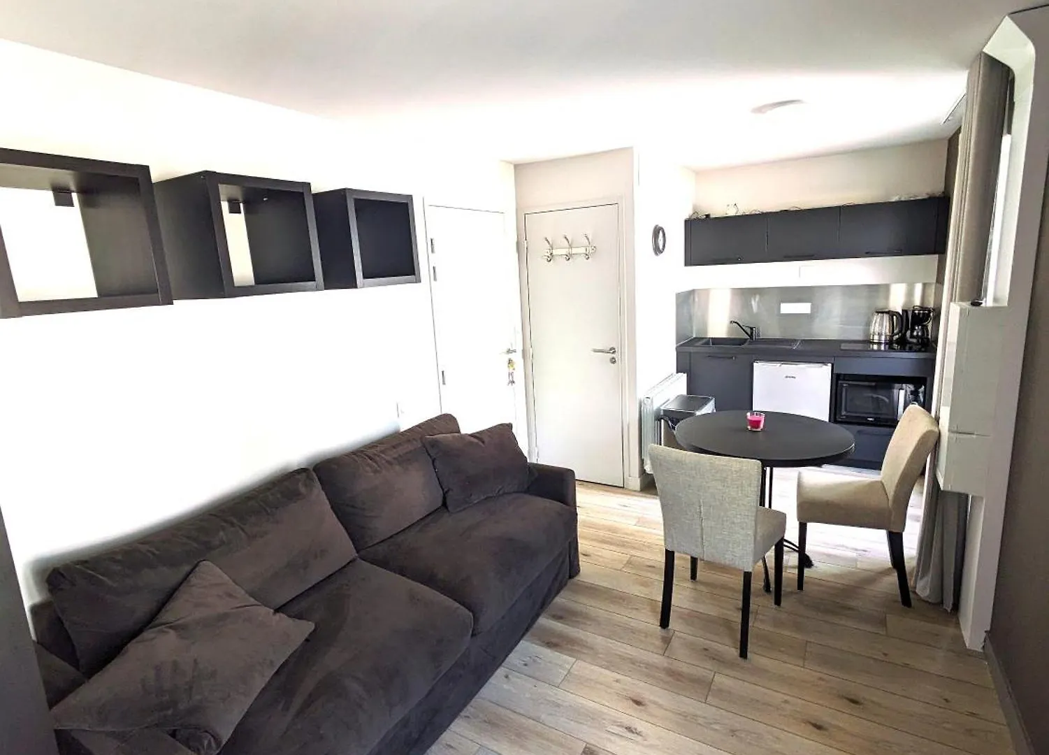 Studio Au Coeur De بلوهارنيل 0*,  فرنسا